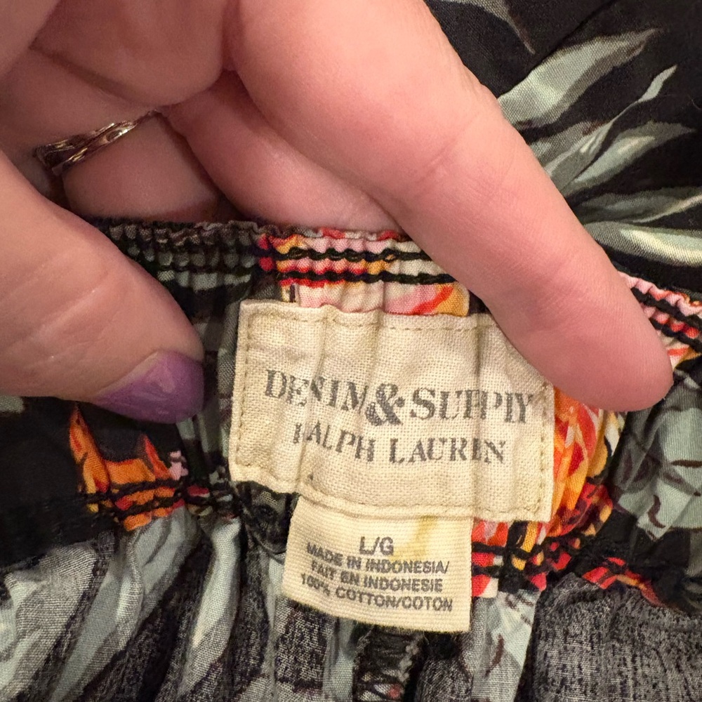 🔥 2/$10 3/12$ Floral Women's Shorts Large - Picture 4 of 4